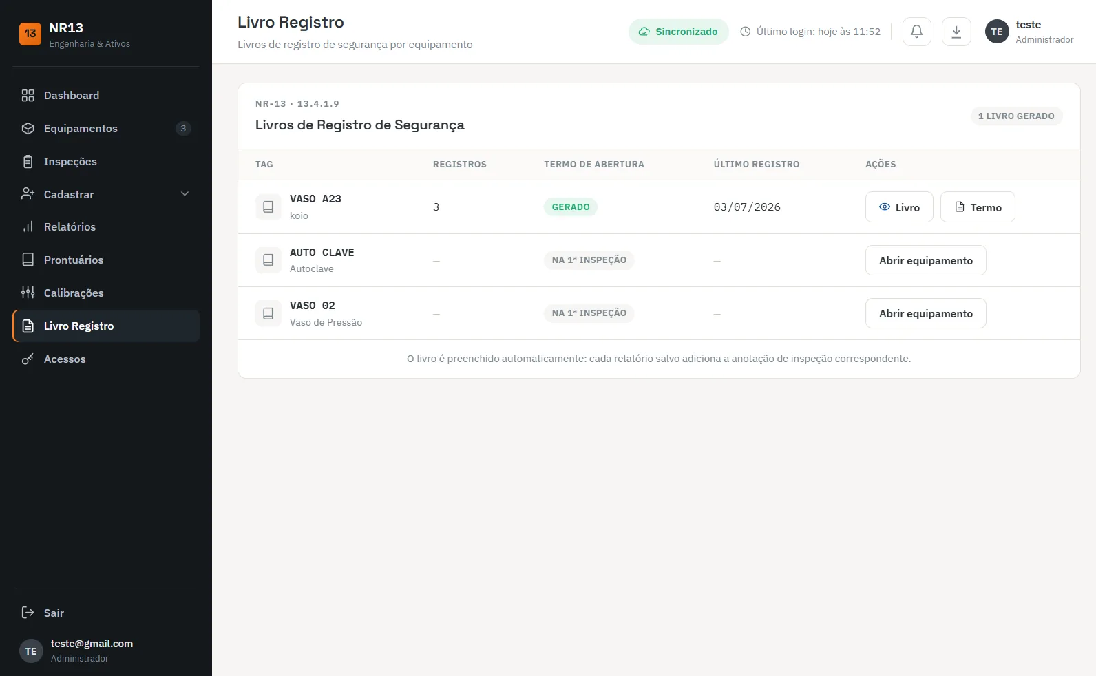 Tela Livro Registro do Sistema NR13 listando livros de registro de segurança por equipamento, com termo de abertura gerado e data do último registro